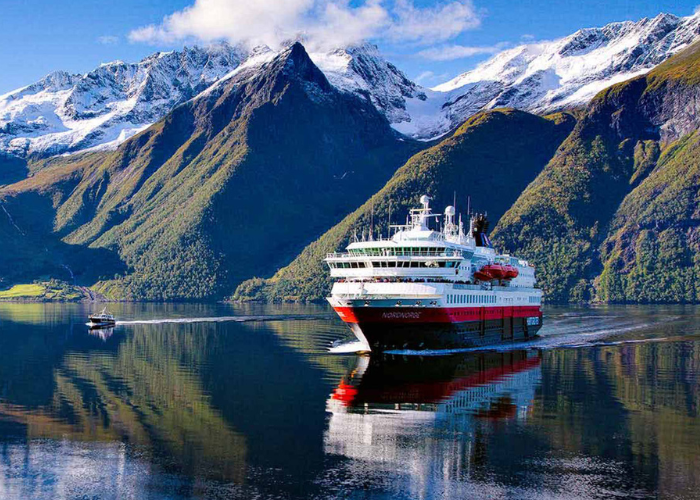 Hurtigruten Expedition Cruise